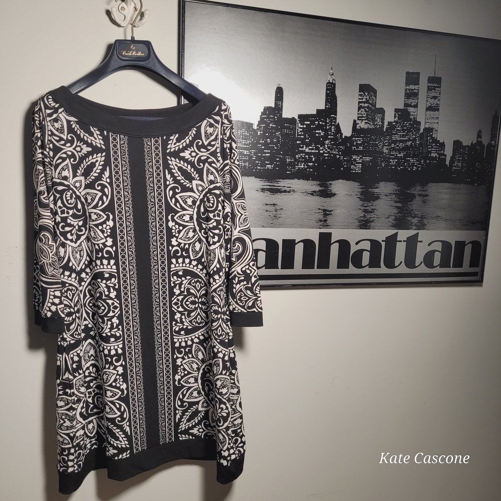 White House Black Market Black and White Tunic